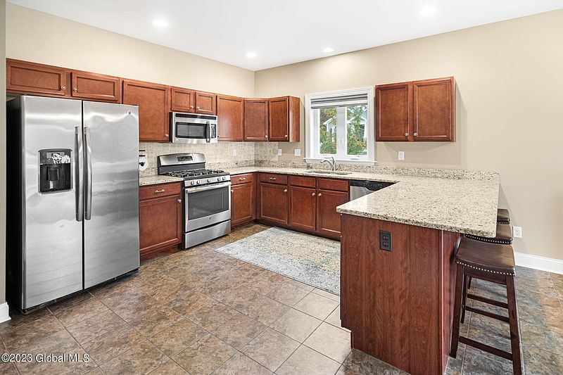 5th image of 22 Stonebridge Drive