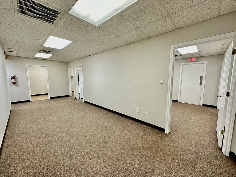 115 W College St #103 — Photo 19