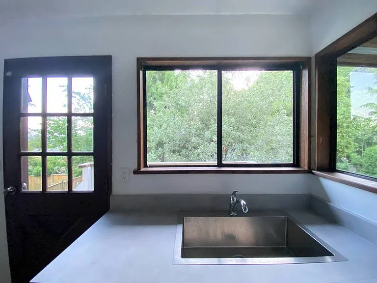 2133 Sperling Ave #TOP — Photo 10