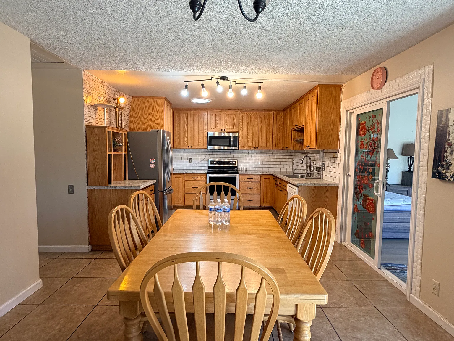 3 bed, 1237 sqft, $3,800 — Photo 4