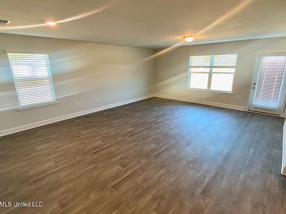 4th image of 14795 Aurora Ln