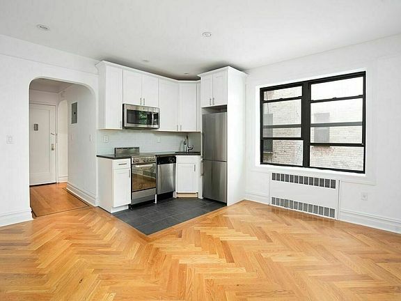 4th image of 55 W 92nd St #2A2