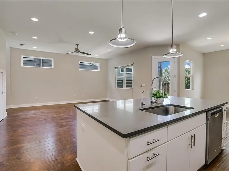7125 Boyle Dr — Photo 7