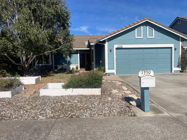 1330 Trieste Dr, Hollister, CA 95023