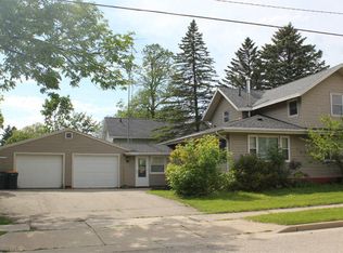 190 E Oak Grove St, Juneau, WI 53039
