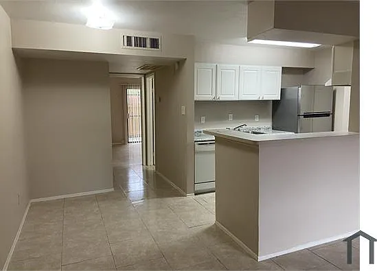 10100 S Gessner Rd #401 — Photo 2