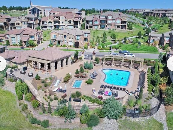 Pool and palazzo area