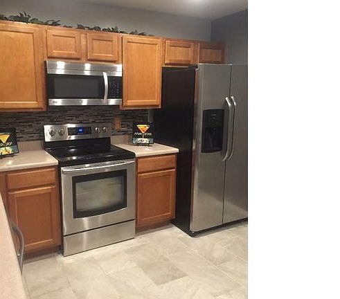 5th image of 3600 Candlewyck Club Dr APT E