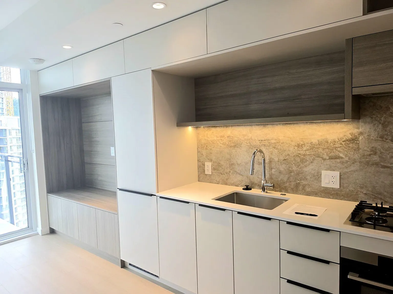 1 bed, 530 sqft, $2,400 — Photo 3