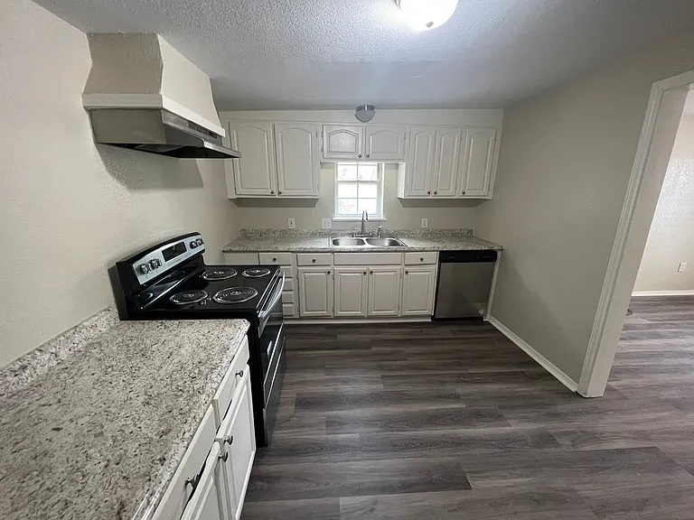 203 W Nolan St — Photo 4