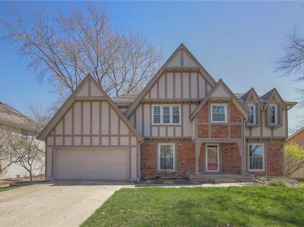 10537 Bond St, Overland Park, KS 66214