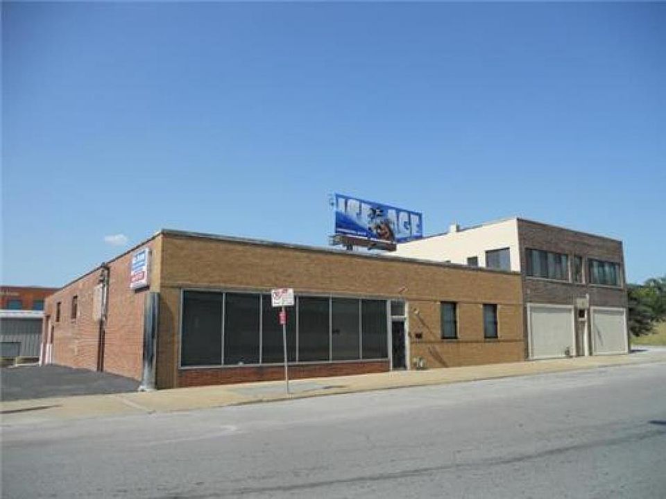 2nd image of 808 E 10th St