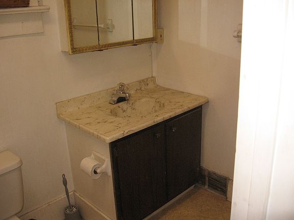4th image of 363 Wyoming St