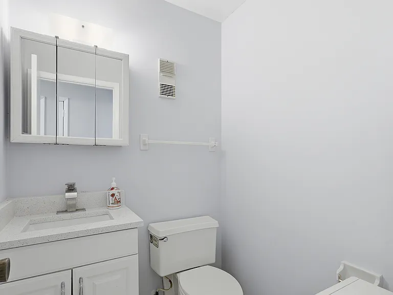 3801 N Oak Dr #A72 — Photo 15