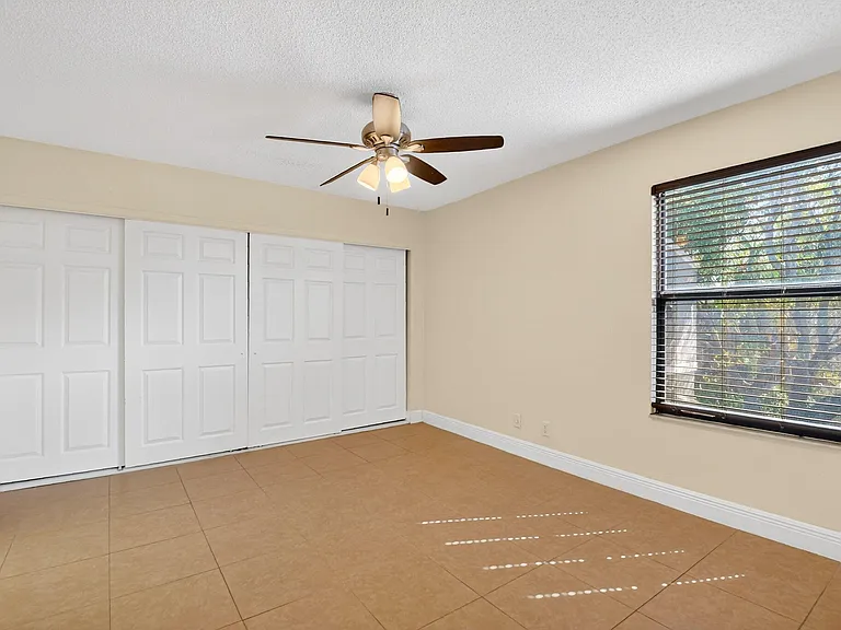18 Crossings Cir #F — Photo 29