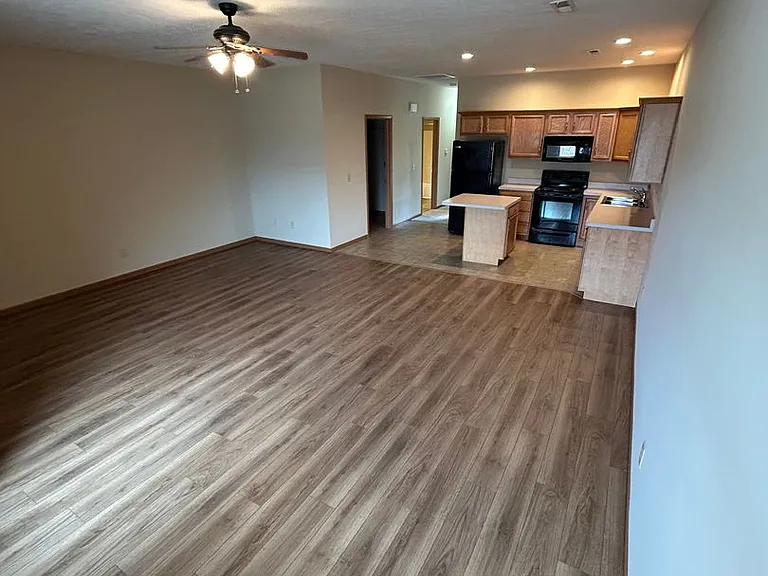 1011 Laurel Tree Ct #B — Photo 1