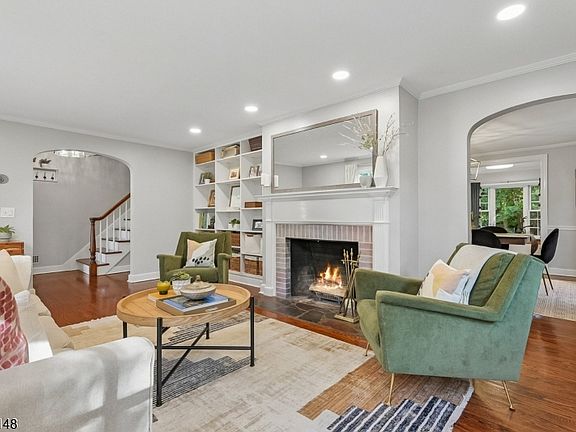 5th image of 60 WELLINGTON AVENUE