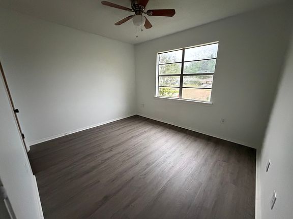 5th image of 129A Meadowwood Dr #A