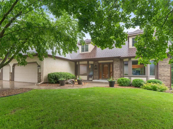 469 Lake Wabasso Ct, Shoreview, MN 55126