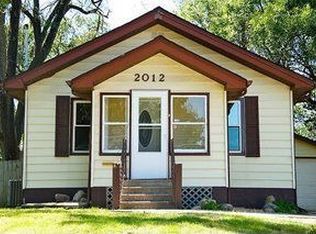 2012 E 21st St, Des Moines, IA 50317