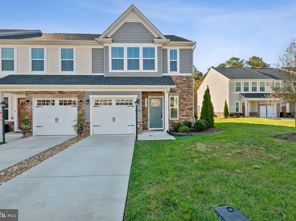 12612 Prestonfield Dr, Chester, VA 23836