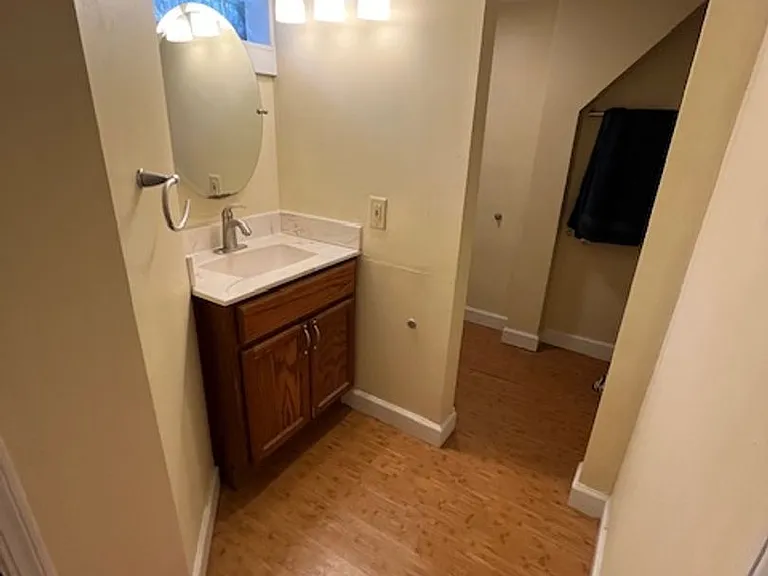 801 Vernon Rd — Photo 33