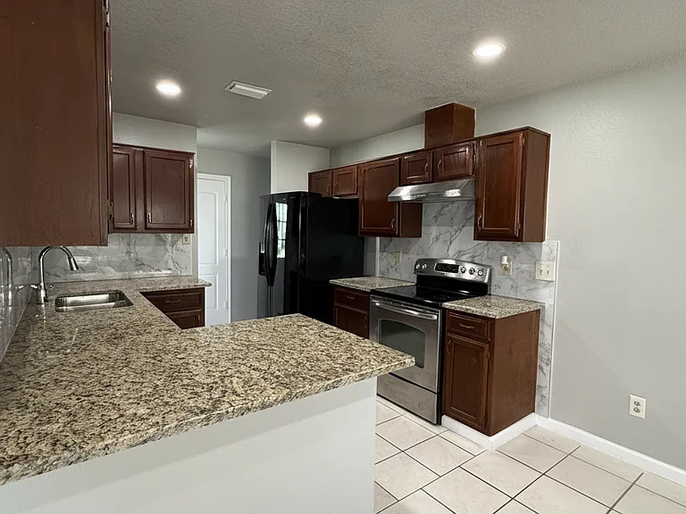 3113 Key West Dr — Photo 2