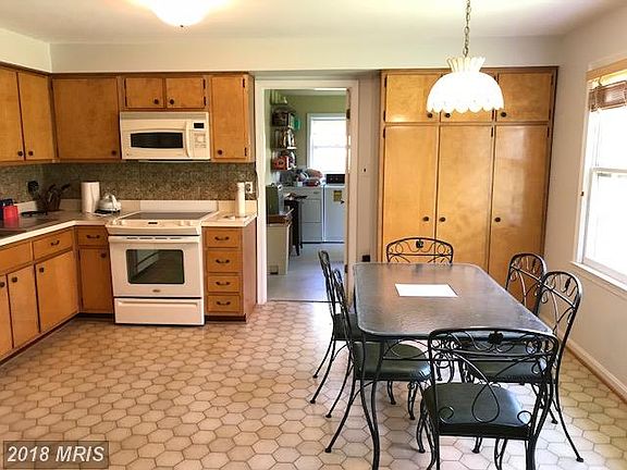 4th image of 1319 Titania Ln