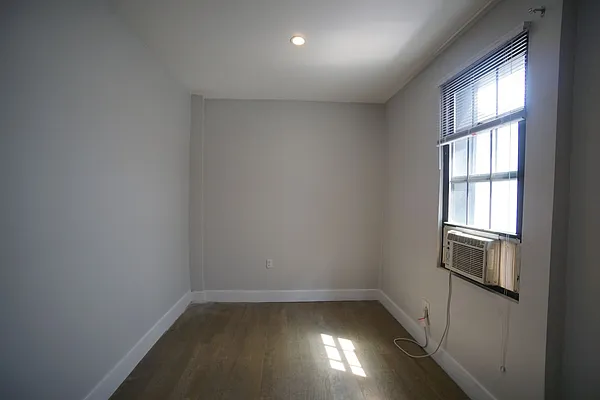 Rented by Miron Realty Group | media 9