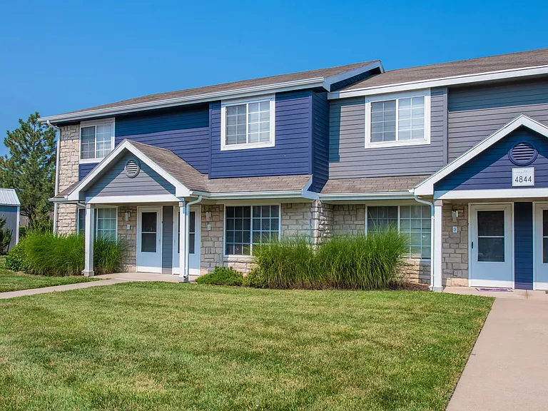 Explore homes with private entries, a personal touch to your living space (in select homes).