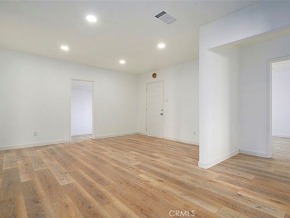 3rd image of 1238 Blackstone Ave