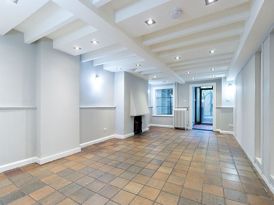 1st image of 412 W 47th St #1