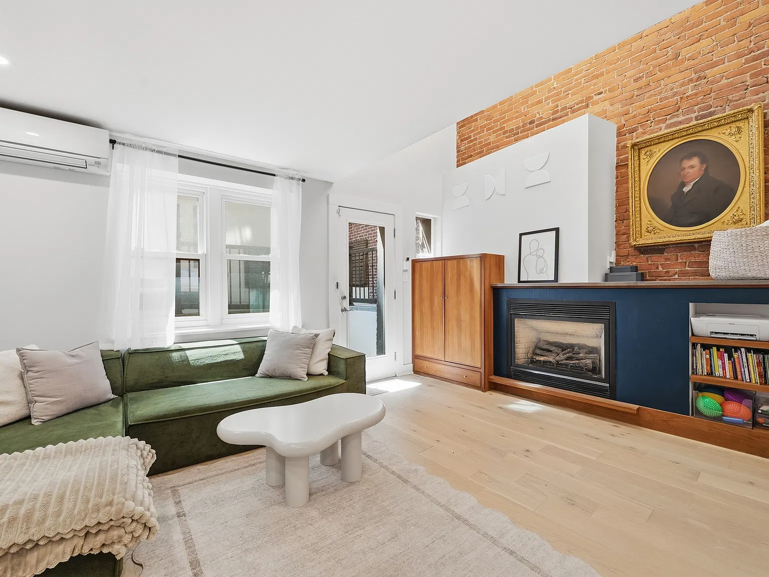 2 bed, 1186 sqft, $5,000 — Photo 2
