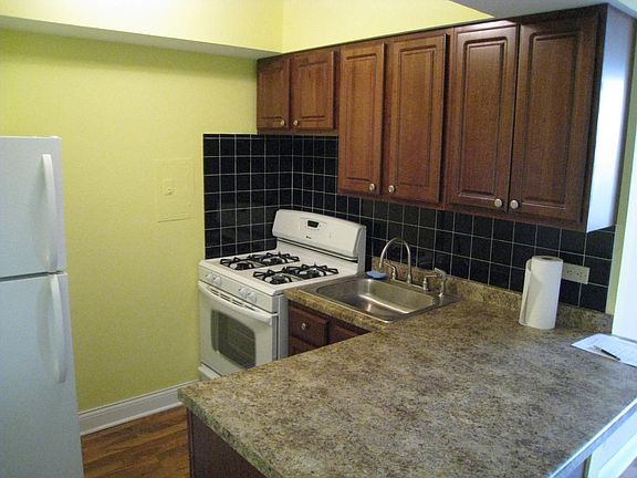 4th image of 1060 W Hollywood Ave APT 507