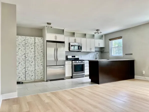 2339 40th Pl NW APT 304, Washington, DC 20007