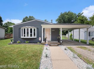 1219 E Commerce St, Milford, MI 48381