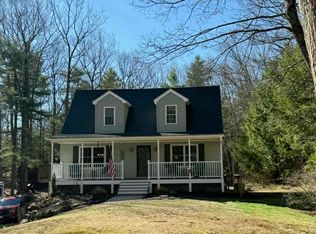 1071 Montalona Rd, Dunbarton, NH 03046