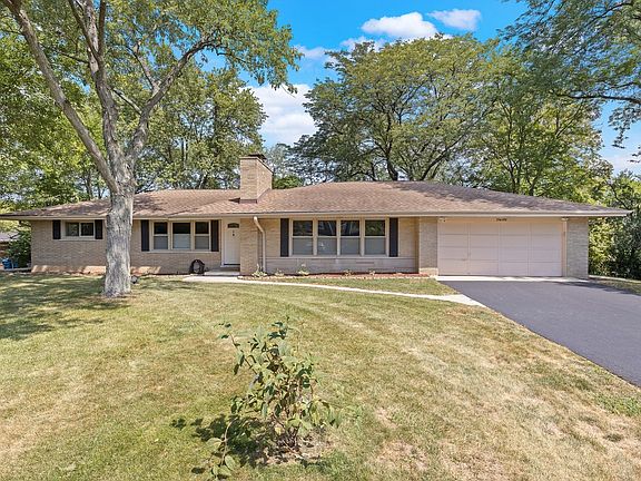 2nd image of 23W050 Hackberry Dr
