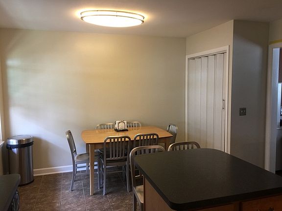 3rd image of 690 Versailles Cir Unit B