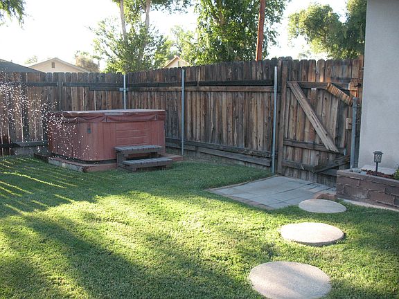 3rd image of 408 E 16th St