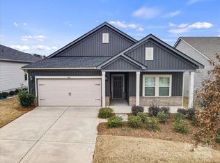 11818 Red Leaf Dr, Charlotte, NC 28215