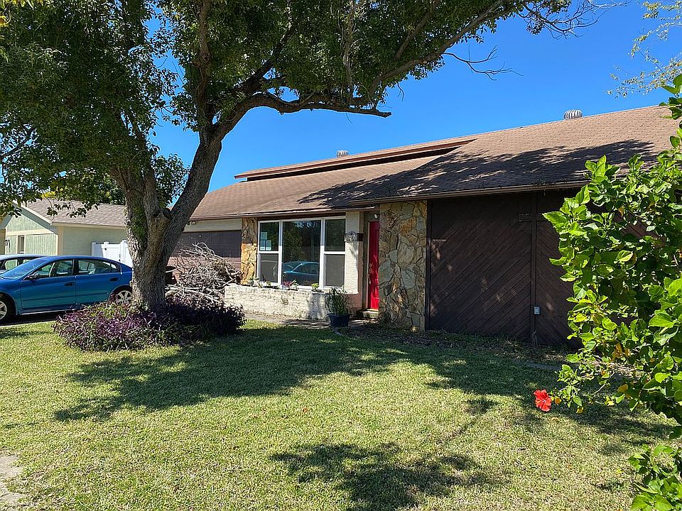 1st image of 7403 Foxbloom Dr