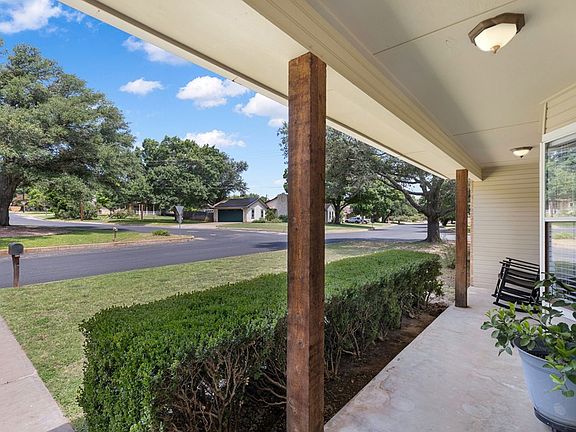 3rd image of 120 W Driftwood Dr