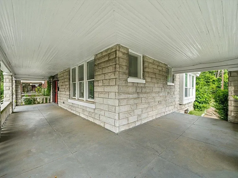 196 N McNeil St — Photo 5