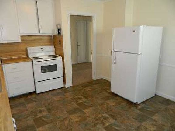 3rd image of 419 Lincoln St