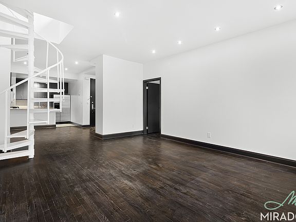 4th image of 270 Park Ave S Ph 1G