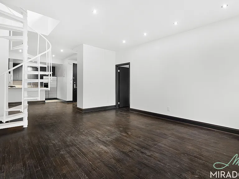 270 Park Ave S #1G — Photo 4