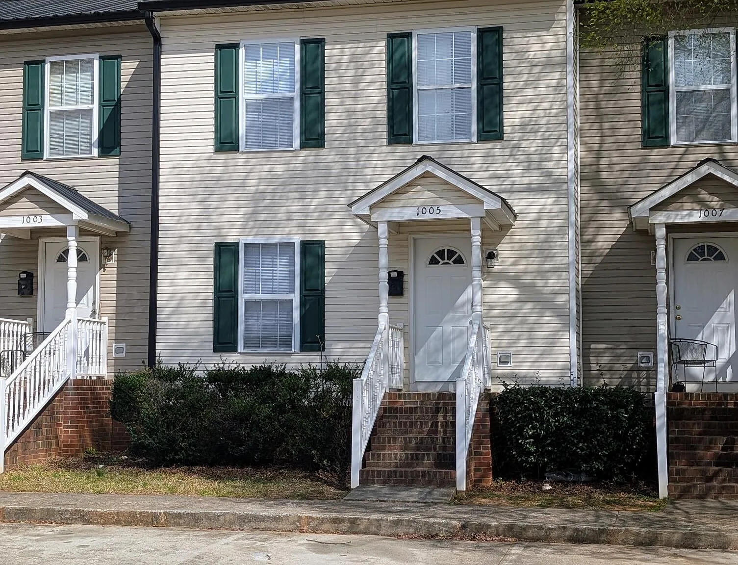 3 bed, 1.5 bath, $1,495 — Photo 1
