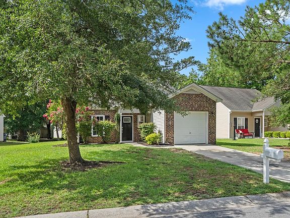 2nd image of 121 Bellegrove Dr.