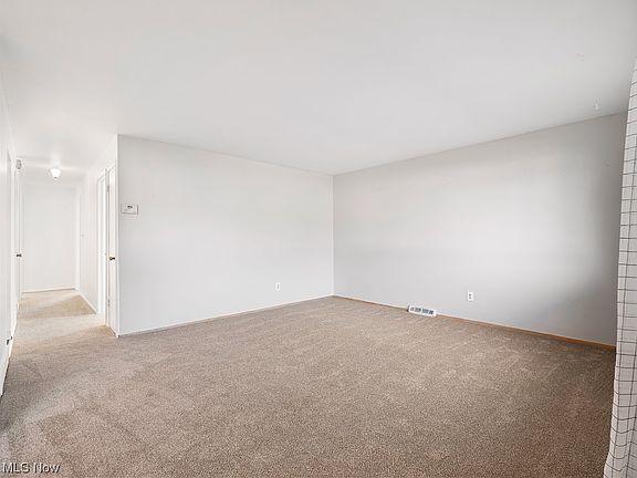 5th image of 13915 Zaremba Dr